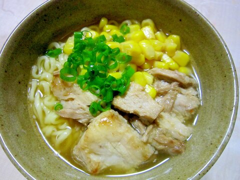 自家製チャーシュー入り即席みそ味ラーメン